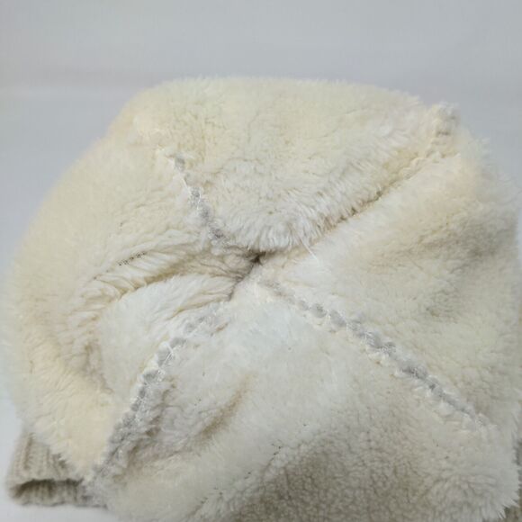 Britt's Knits Beanie Hat Cream One Size Hand Knitted Faux Fur Pom Pom - Picture 8 of 9